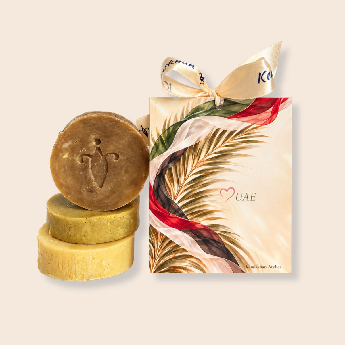 Pack with a print of UAE National Day with 3 variants